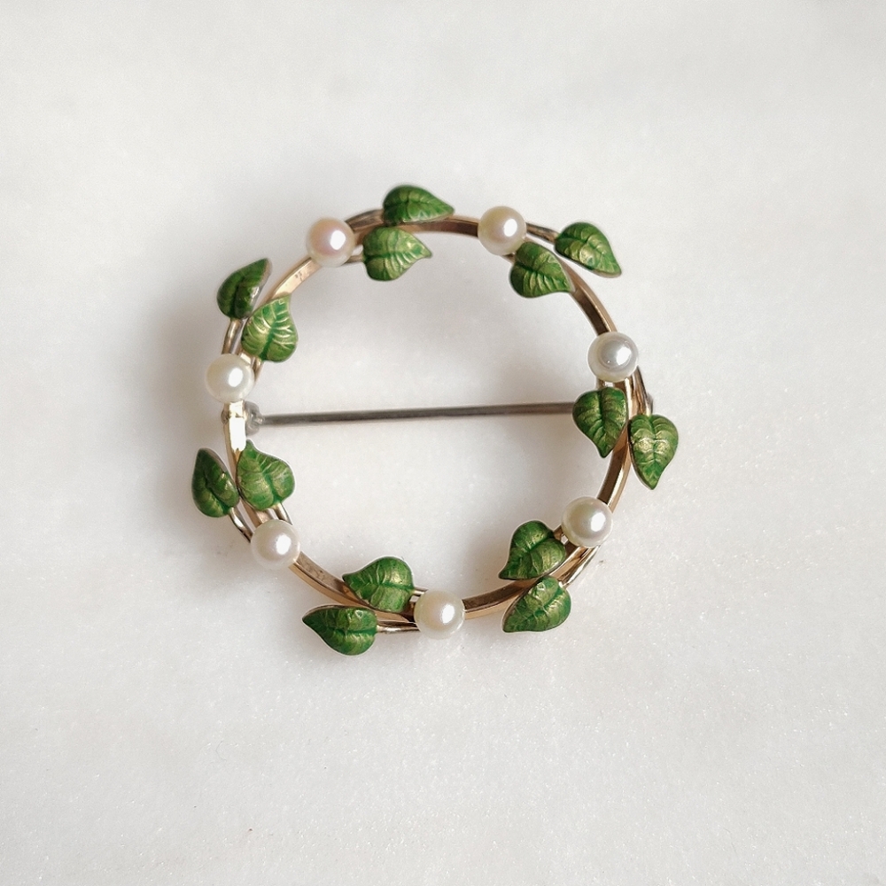 Vintage Krementz Wreath Pearl Green Leaf Gold Fill Brooch